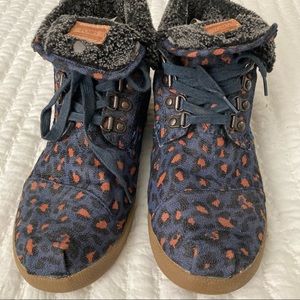EUC TOMS Highland Botas Blue Orange Leopard Print